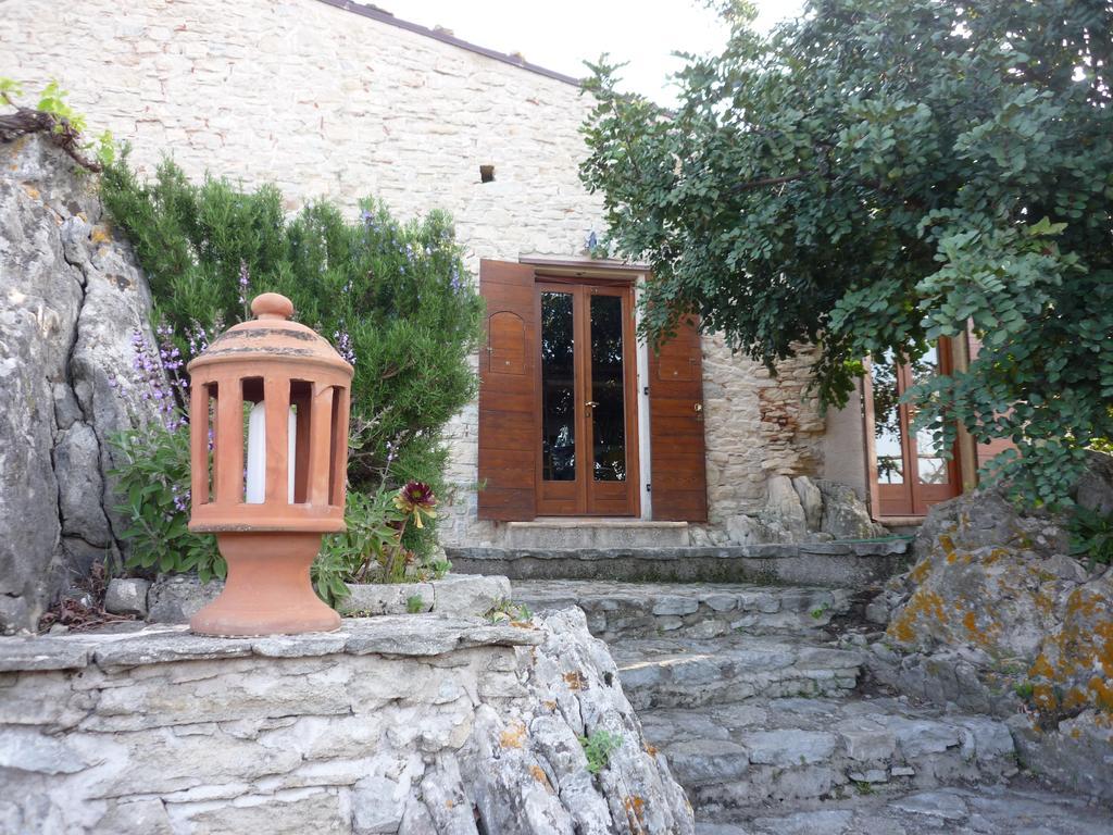 Bed and Breakfast Rocca Del Vento San Pantaleone Habitación foto